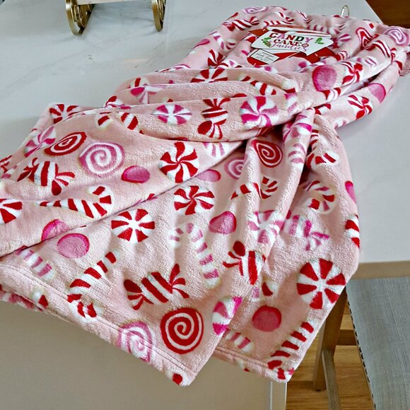 NEW! CANDY LAND Peppermint CANDY PLUSH THROW BLANKET - Picture 3 of 4